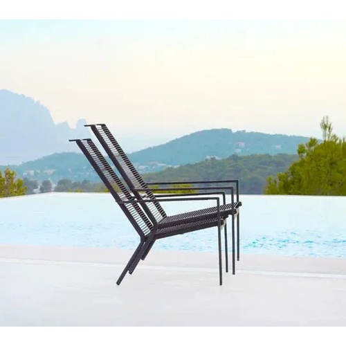 Edge highback chair